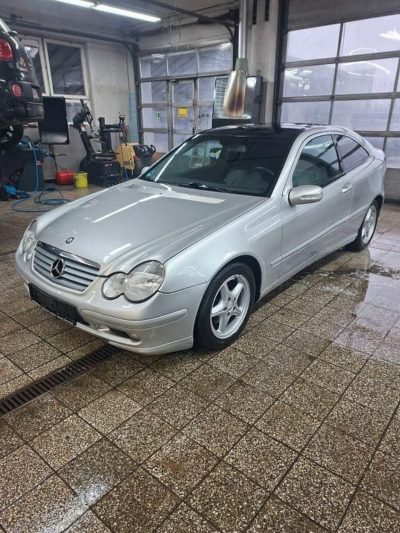 Silber Gebraucht 2001 Mercedes C220 Coupé | 3.990 € (Teuer) - Bild 1/4