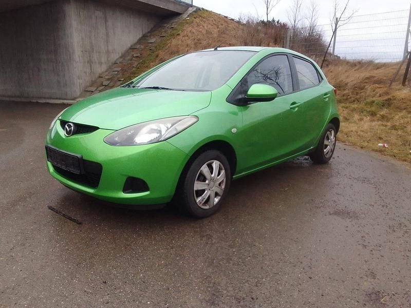Gebraucht Mazda 2 75 PS (55 kW) 2008 Grün Kleinwagen