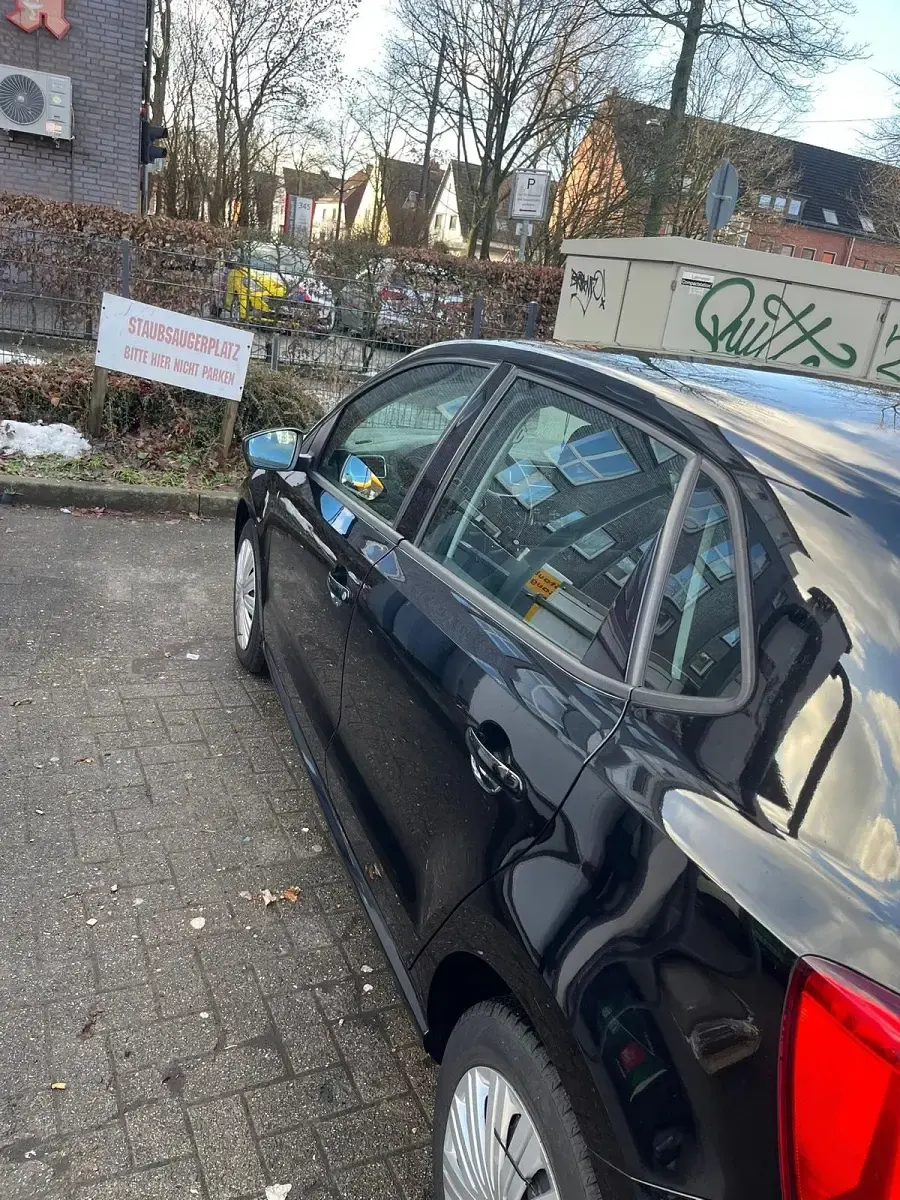 Gebraucht VW Polo 90 PS (66 kW) 2014 Schwarz Limousine