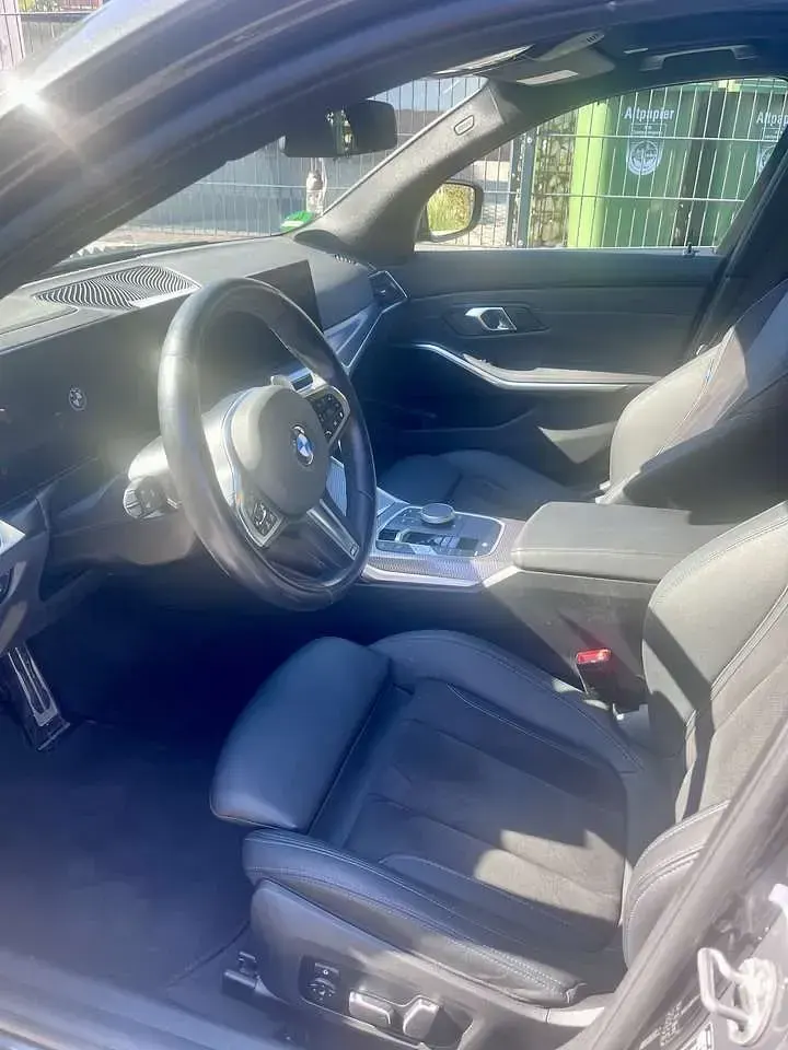Gebraucht BMW 330 M Sport 286 PS (210 kW) 2024 Grau Kombi