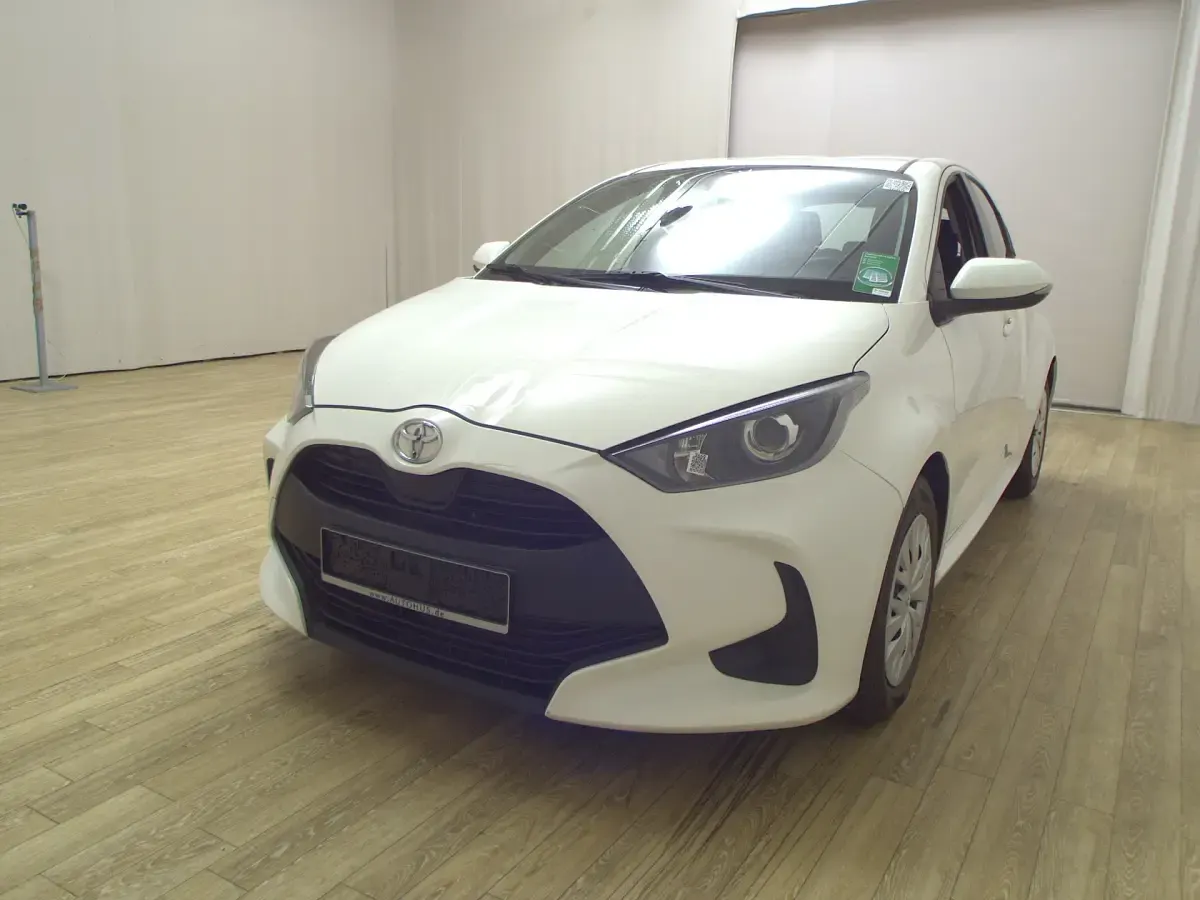 Gebraucht Toyota Yaris 72 PS (52 kW) 2021 Super white Kleinwagen