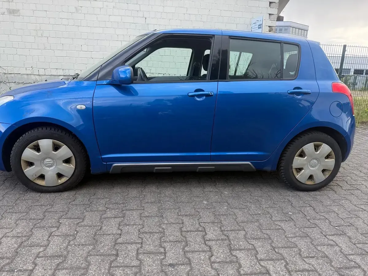 Gebraucht Suzuki Swift 94 PS (69 kW) 2010 Blau Kleinwagen
