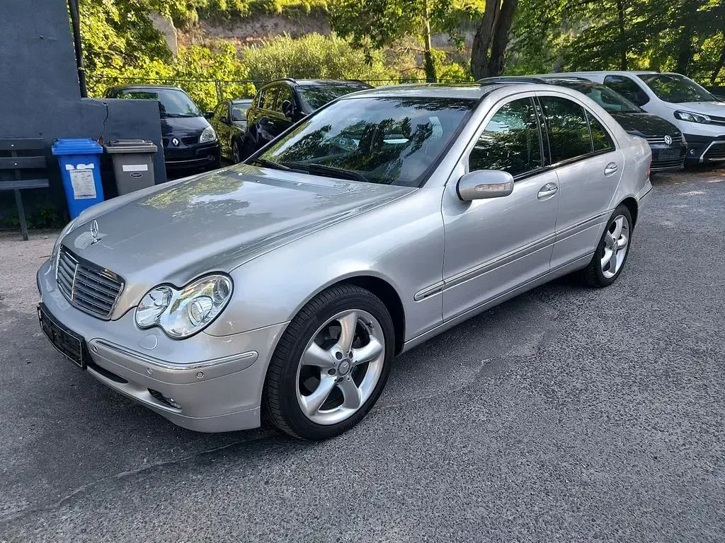 Gebraucht Mercedes C220 Elegance 143 PS (105 kW) 2004 Silber Limousine