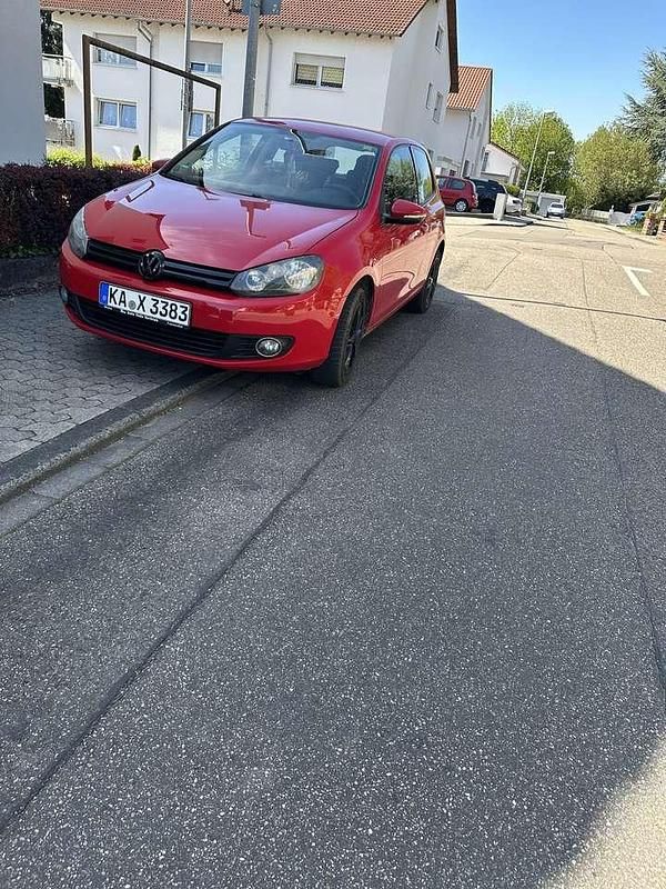 Rot Gebraucht 2009 VW Golf VI Limousine | 3.800 € (Fairer Preis) - Bild 1/4
