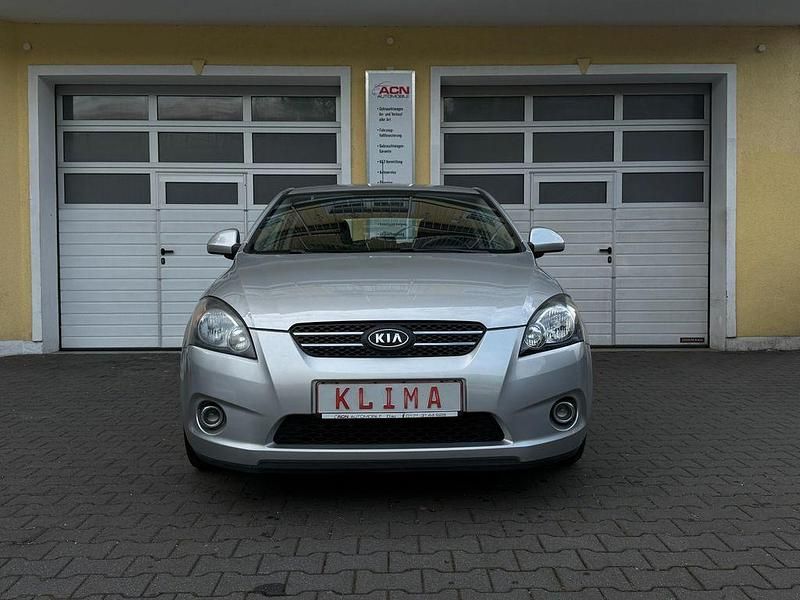 Gebraucht Kia ProCeed 143 PS (105 kW) 2010 Silber Kleinwagen