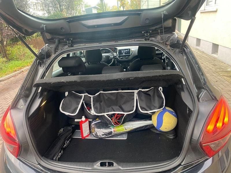 Schwarz Gebraucht 2015 Peugeot 208 Access Kleinwagen | 3.200 € (Guter Preis) - Bild 1/4
