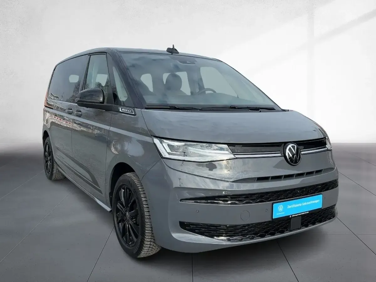 Käytetty VW Multivan Edition 150 HP (110 kW) 2025 Tila-auto