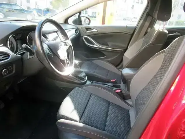 Gebraucht Opel Astra 122 PS (89 kW) 2021 Rot Limousine