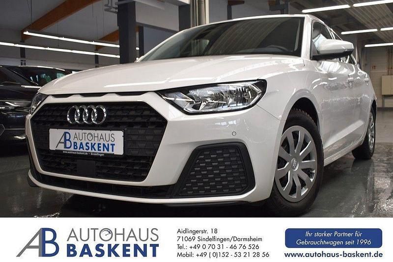 Weiß Gebraucht 2021 Audi A1 Sportback Sport Kleinwagen | 20.450 € (Fairer Preis) - Bild 1/4