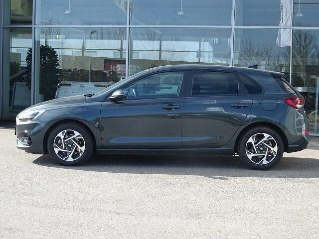 Gebraucht Hyundai i30 99 PS (72 kW) 2024 Grün Limousine