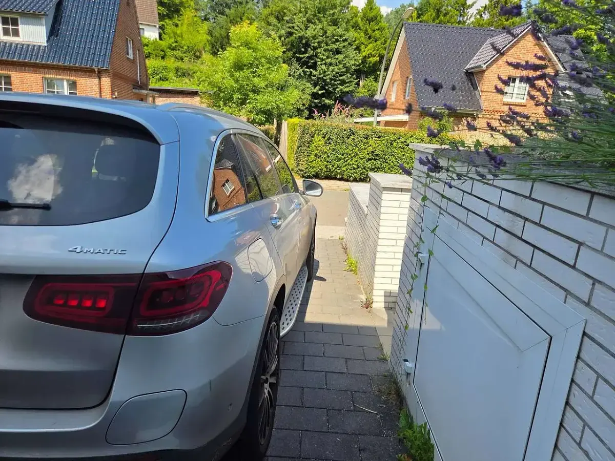 Gebraucht Mercedes GLC300e AMG line 320 PS (235 kW) 2021 Silber SUV