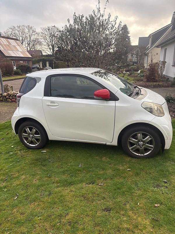 Weiß Gebraucht 2008 Toyota iQ Kleinwagen | 1.500 € - Bild 1/4