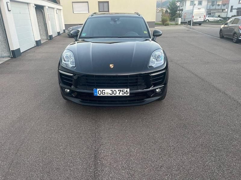 Schwarz Gebraucht 2016 Porsche Macan S SUV | 22.900 € (Superpreis) - Bild 1/4