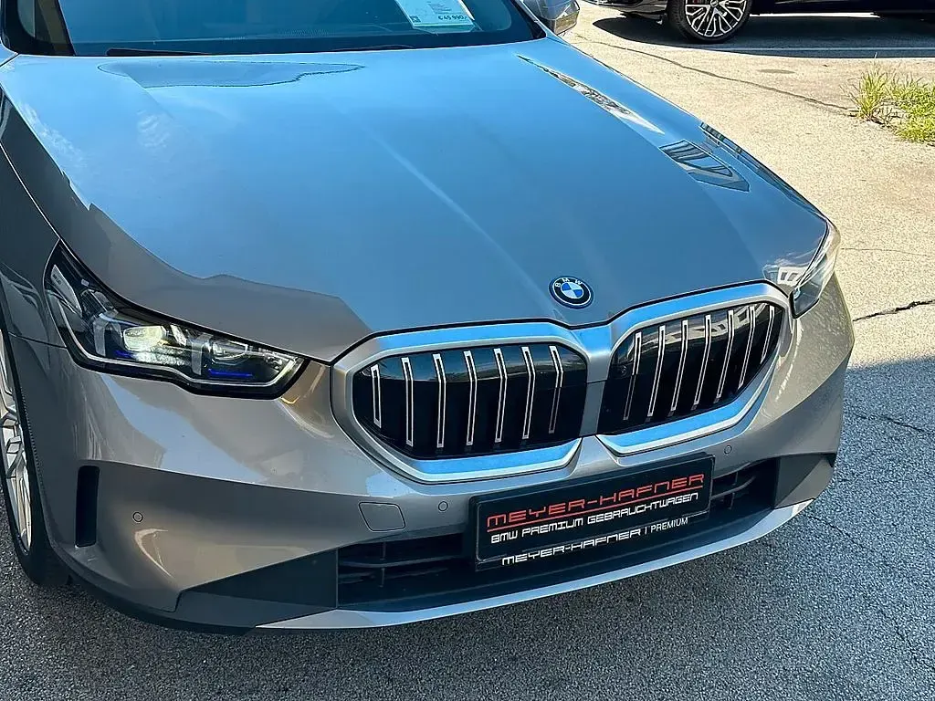 Gebraucht BMW 530e Sport Line 190 PS (139 kW) 2025 Grau Limousine