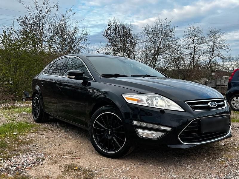 Gebraucht Ford Mondeo 200 PS (147 kW) 2014 Schwarz Limousine
