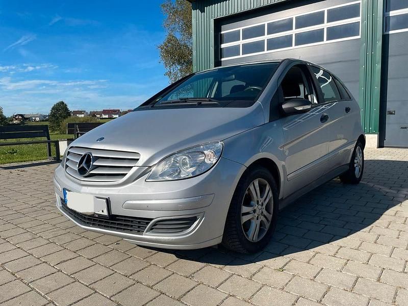 Silber Gebraucht 2007 Mercedes B180 Van / Kleinbus | 1.999 € (Superpreis) - Bild 1/4