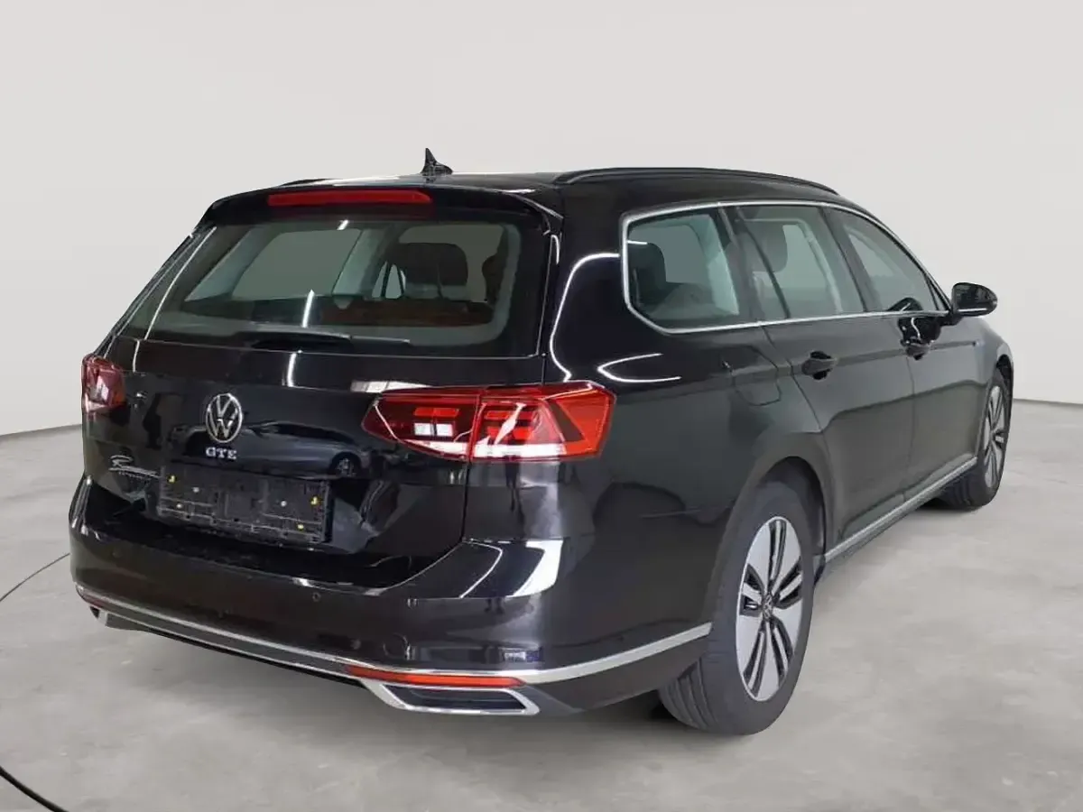 Gebraucht VW Passat GTE 156 PS (114 kW) 2022 Deep black perleffekt Kombi