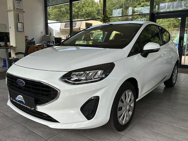 Frozen white Gebraucht 2022 Ford Fiesta Kleinwagen | 11.890 € (Fairer Preis) - Bild 1/4