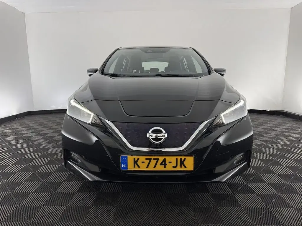 Gebraucht Nissan Leaf Acenta 110 kW (150 PS) 2020 Schwarz Kleinwagen