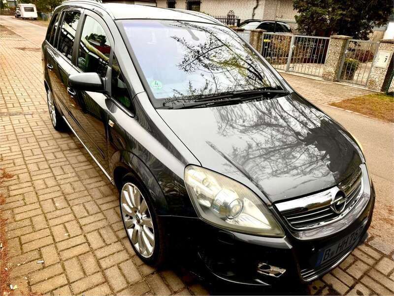 Grau Gebraucht 2009 Opel Zafira Innovation Van / Kleinbus | 2.200 € (Fairer Preis) - Bild 1/4