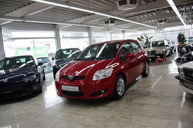 Gebraucht Toyota Auris Sol 124 PS (91 kW) 2007 Rot Limousine