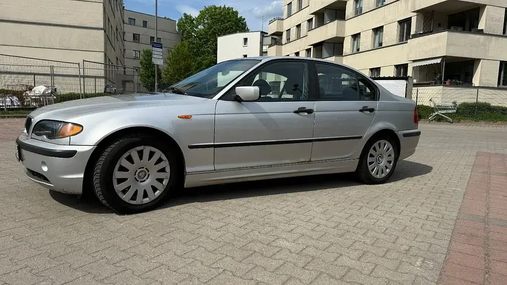 Używany BMW 320 150 KM (110 kW) 2002 Srebrny Sedan/Limuzyna
