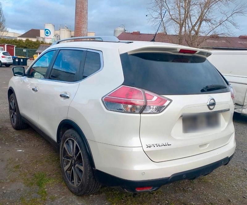 Gebraucht Nissan X-Trail 130 PS (95 kW) 2015 Weiß SUV