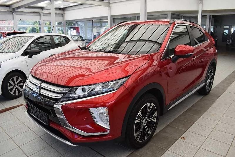 Dynamikrot Gebraucht 2018 Mitsubishi Eclipse Cross Diamant Edition SUV | 17.890 € (Guter Preis) - Bild 1/4