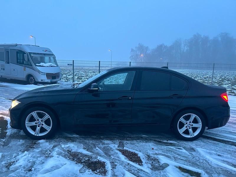Gebraucht BMW 330 258 PS (189 kW) 2014 Schwarz Limousine