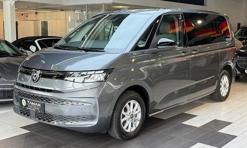 Gebraucht VW Multivan 136 PS (100 kW) 2022 Indiumgrau metallic Van