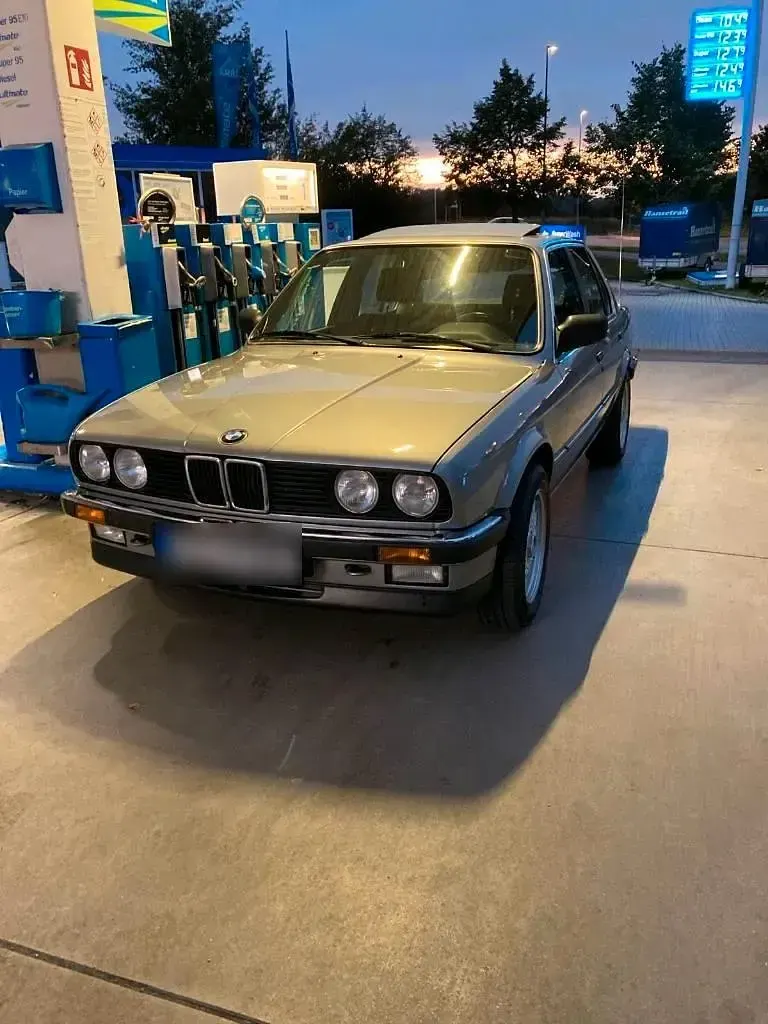 Gebraucht BMW 325 170 PS (125 kW) 1987 Silber Limousine