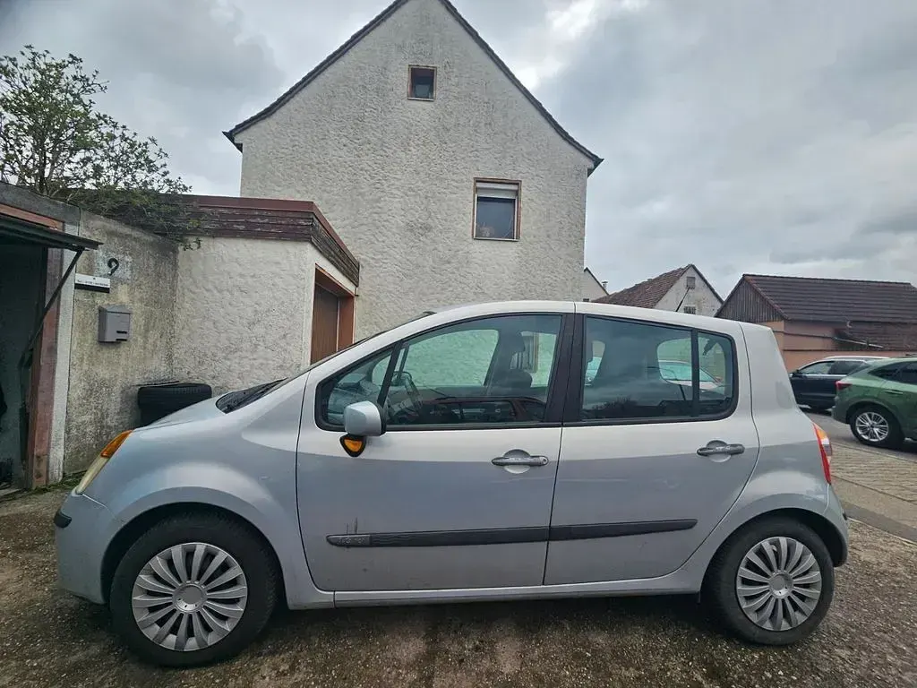 Käytetty Renault Modus Dynamique 88 HP (64 kW) 2004 Harmaa Tila-auto