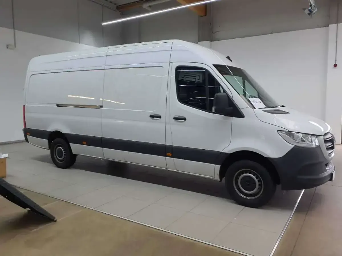 Gebraucht Mercedes Sprinter 170 PS (125 kW) 2024 Arktisweiß Van