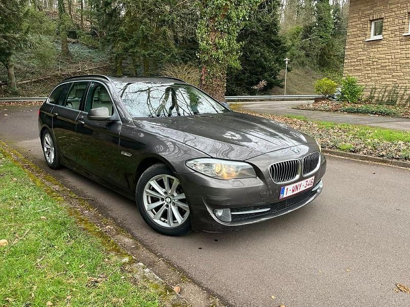Gebraucht BMW 520 184 PS (135 kW) 2011 Braun Kombi