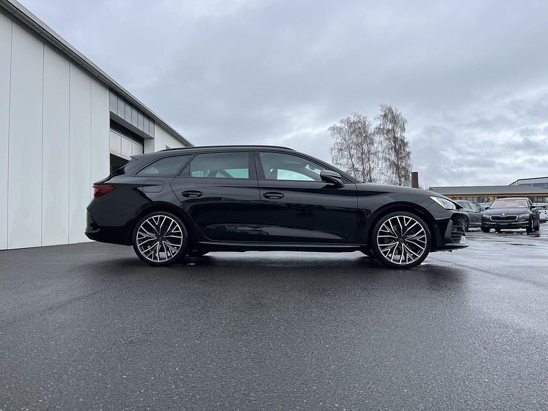 Gebraucht Cupra Leon VZ 245 PS (180 kW) 2022 Mitternachtsschwarz Kombi