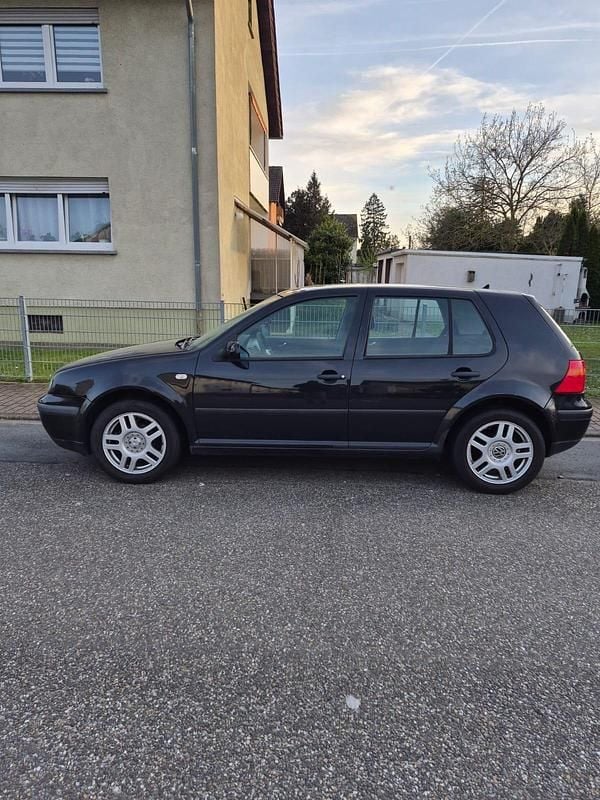 Gebraucht VW Golf IV 75 PS (55 kW) 2002 Schwarz Limousine