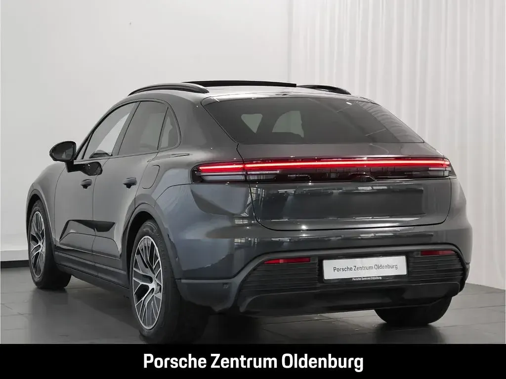 Gebraucht Porsche Macan Electric 264 kW (360 PS) 2024 Silber SUV