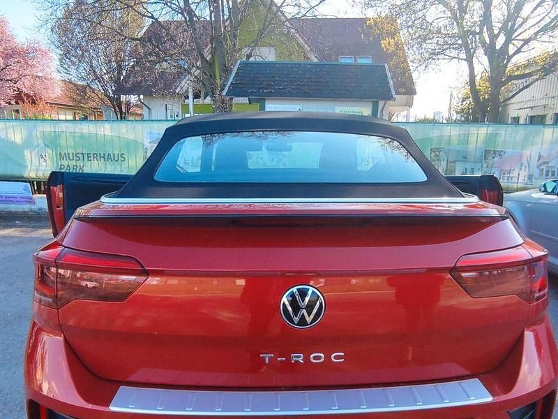 Gebraucht VW T-Roc Cabriolet Move 150 PS (110 kW) 2023 Rot Cabrio