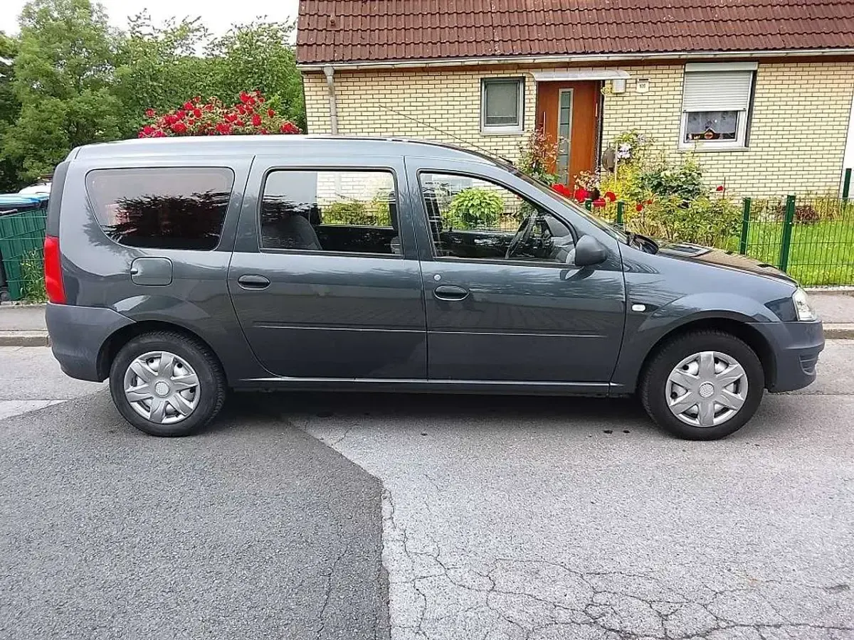 Gebraucht Dacia Logan MCV 75 PS (55 kW) 2009 Grau Kombi