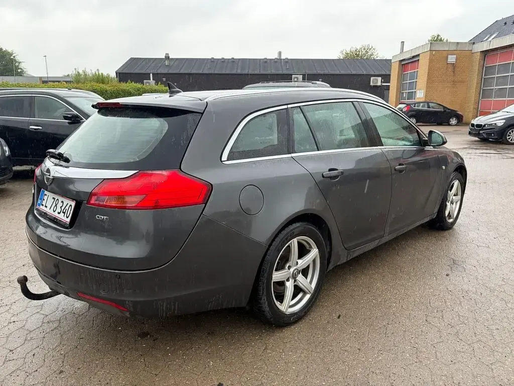 Gebraucht Opel Insignia 131 PS (96 kW) 2012 Grau Kombi