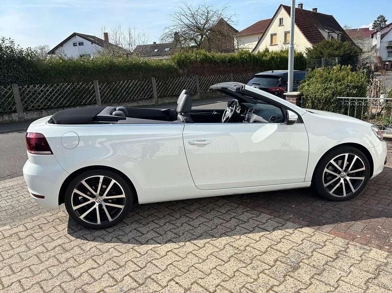 Second-hand VW Golf 160 CP (117 kW) 2011 Alb Cabrio