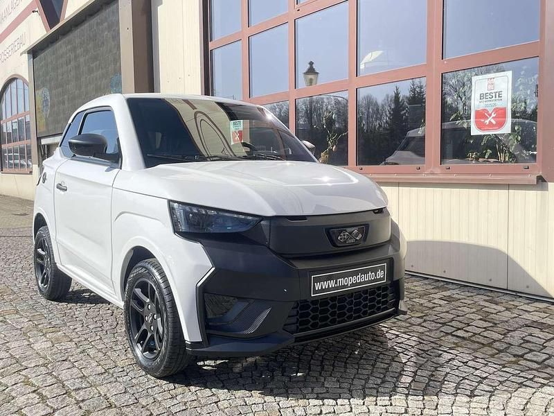 Neu Ligier JS50 2025 Weiß Kleinwagen