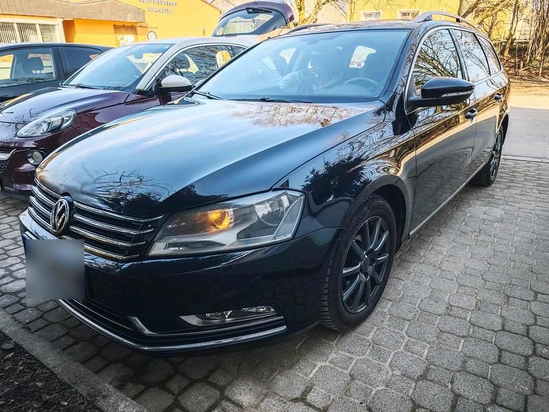 Gebraucht VW Passat 140 PS (102 kW) 2011 Schwarz Kombi