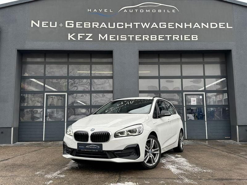 Gebraucht BMW 225 Active Tourer Sport Line 136 PS (100 kW) 2020 Weiß Van / Kleinbus