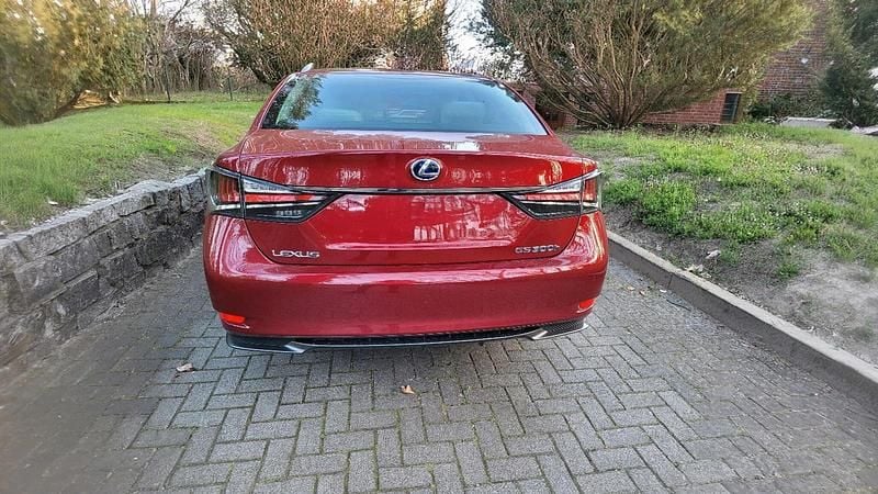 Gebraucht Lexus GS300h 223 PS (164 kW) 2018 Rot Limousine