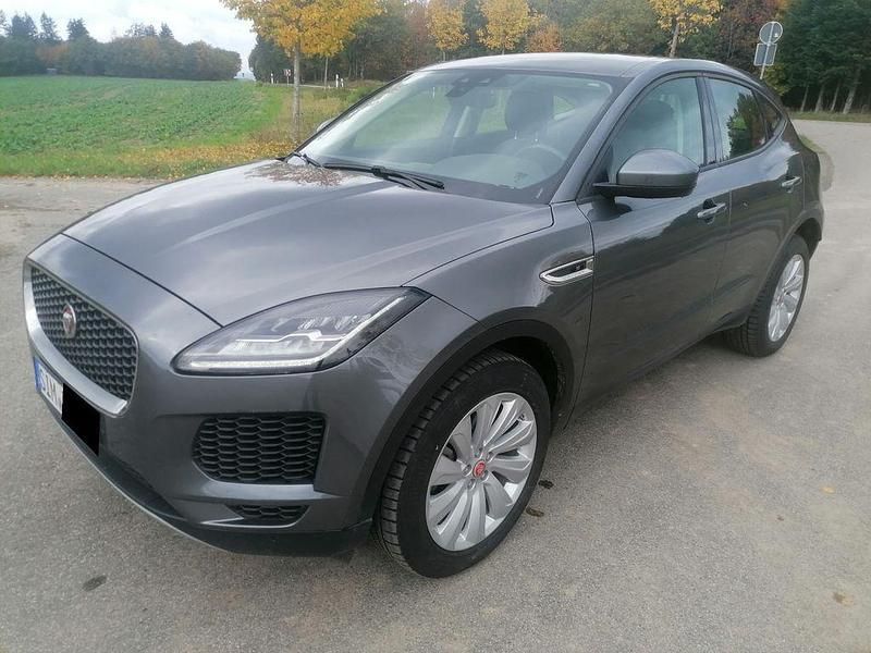 Grau Gebraucht 2018 Jaguar E-Pace S SUV | 18.790 € (Fairer Preis) - Bild 1/4