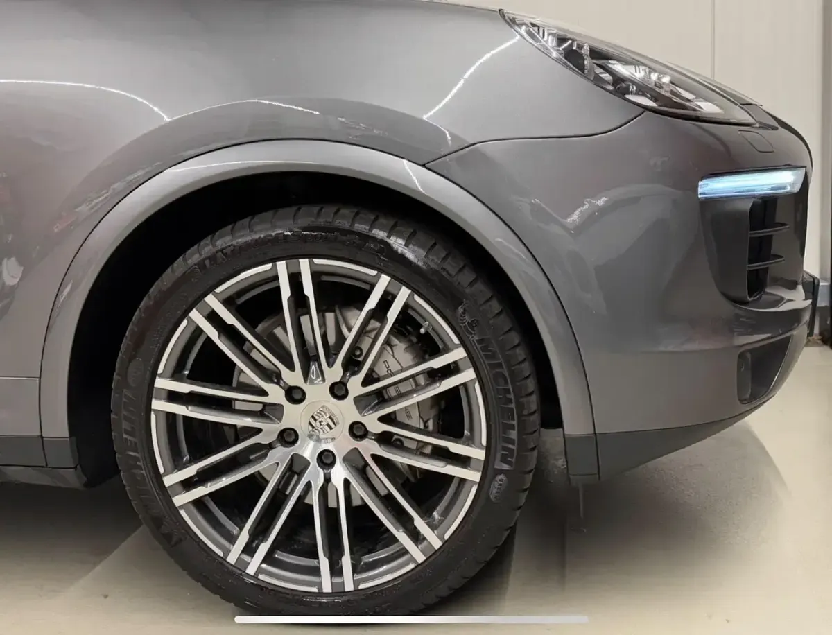Gebraucht Porsche Cayenne 420 PS (308 kW) 2018 Grau SUV