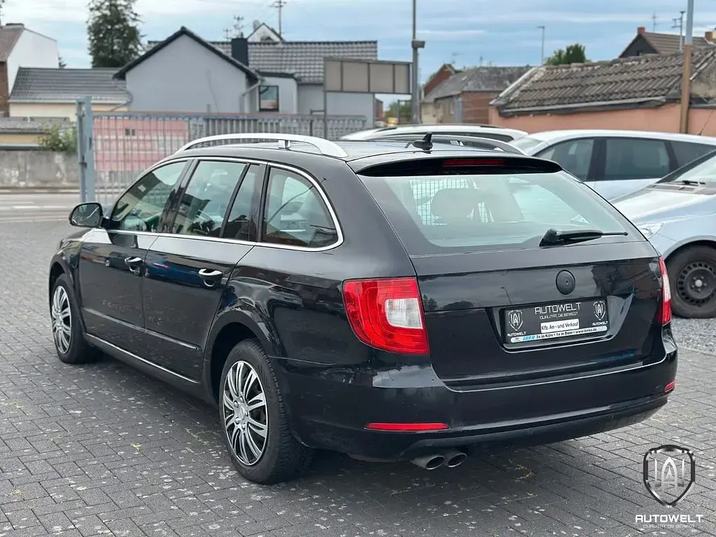 Gebraucht Skoda Superb Ambition 170 PS (125 kW) 2010 Schwarz Kombi