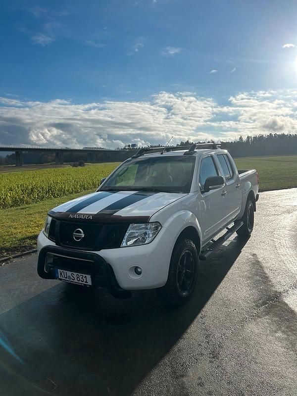 Weiß Gebraucht 2015 Nissan Navara Abholung | 16.900 € (Fairer Preis) - Bild 1/4