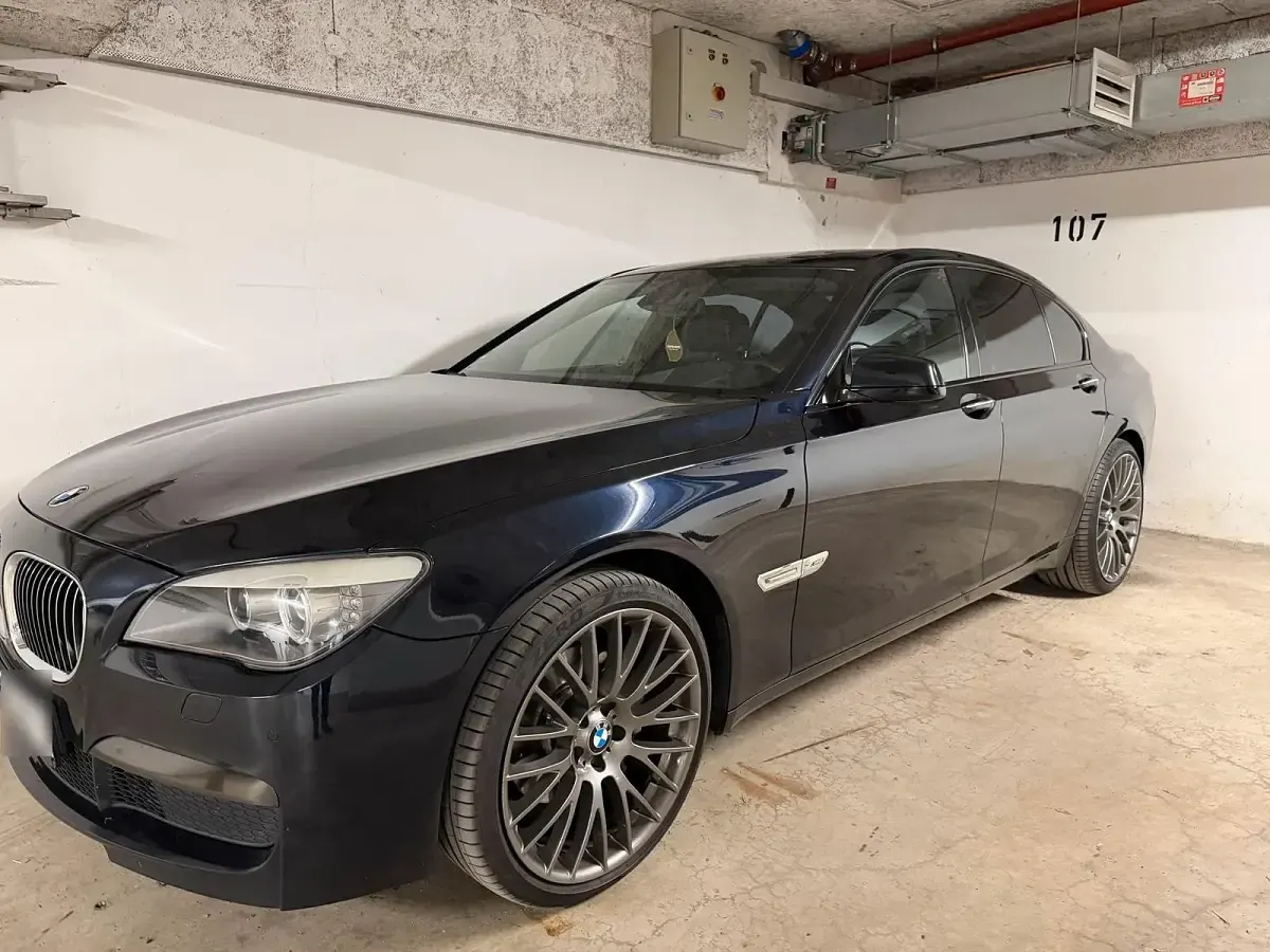 Gebraucht BMW 740 306 PS (225 kW) 2012 Schwarz Limousine